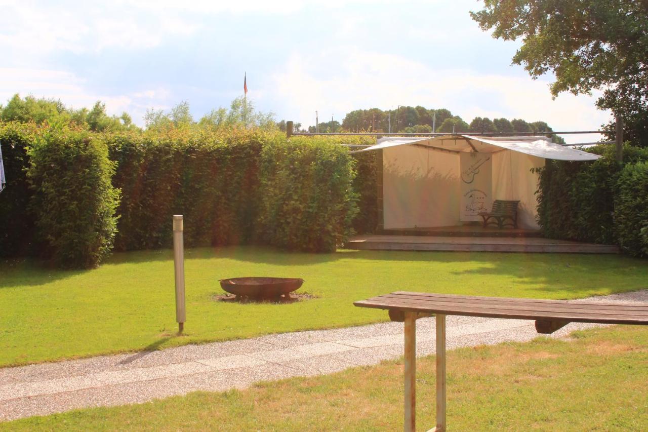 Moderne Und Helle Ferienwohnung Am Ploener See Bosau ภายนอก รูปภาพ